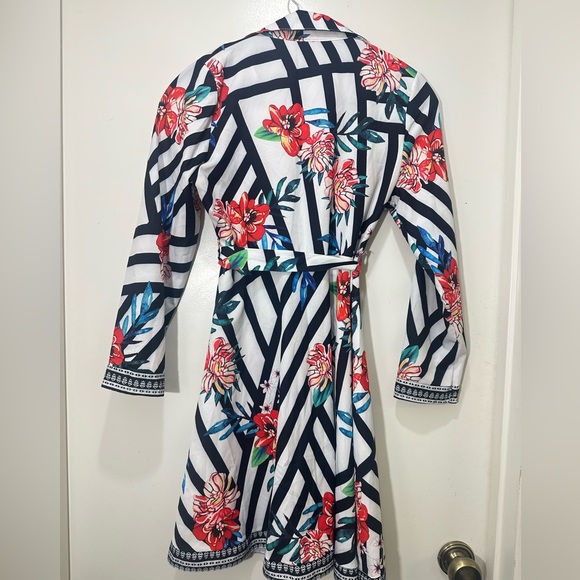 Long Sleeve A-line Printed Mini Dress w/belt featuring a ruffled hem line size S - Picture 9 of 9